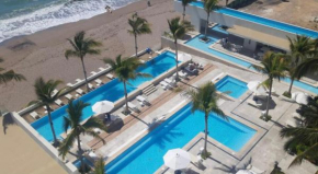 Luxury 12th-Floor Condo, Ocean View, Near Malecon